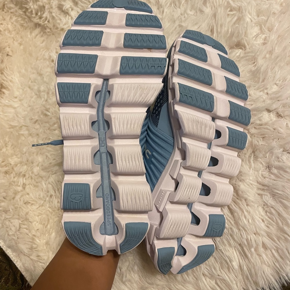 On Cloudswift Running Shoe - image 3